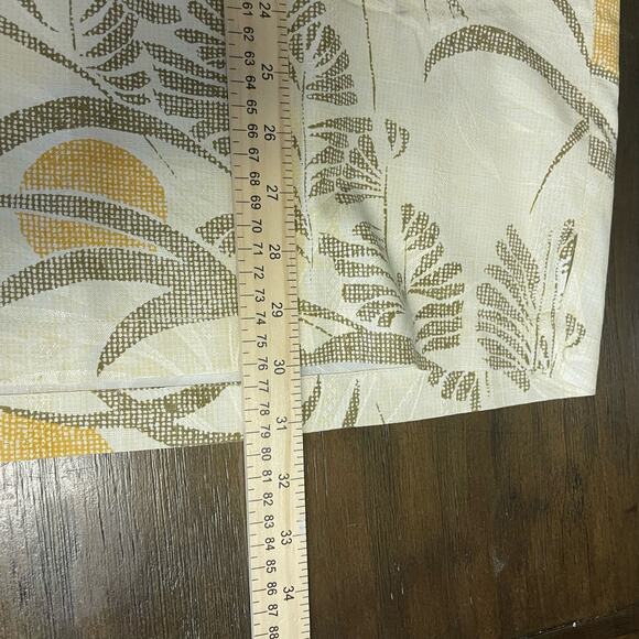 Tommy Bahama Short Sleeve Shirt Men's Button Up  XL Cream 100% Silk Summer Wear - Picture 8 of 11